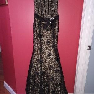 Tony Bowls prom/formal/pageant dress